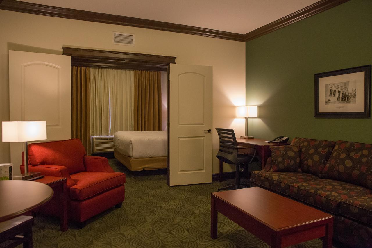 Chateau Nova Peace River Екстериор снимка